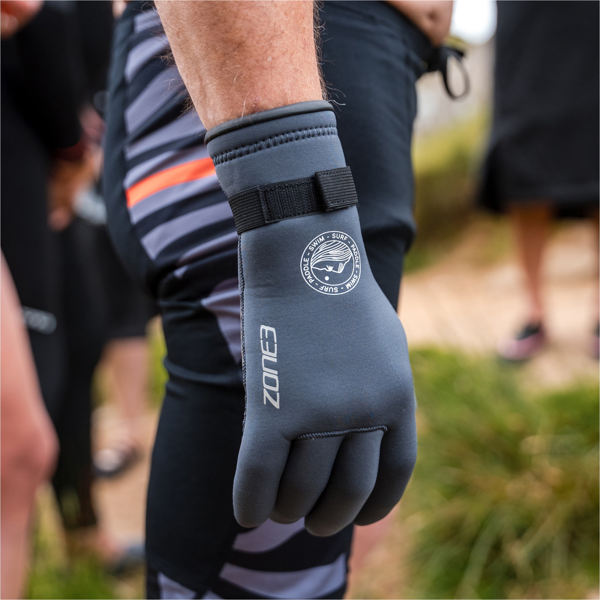 2026 ZONE3 Active-Flex 3mm Swim Gloves NA25UAFSG104 - Grey / Orange